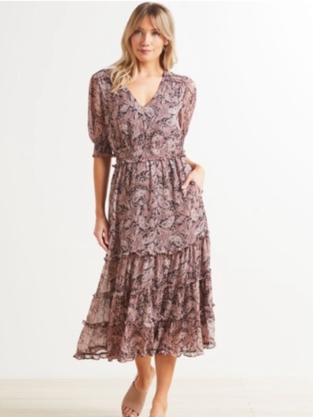 EverEve Roan + Ryan Elsa Midi Dress Paisley Print